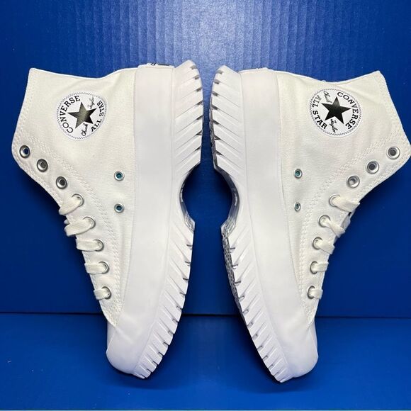 Converse Chuck Taylor All Star Lugged Hi-Top 2.0 Shoes in All White Canvas - Picture 6 of 11